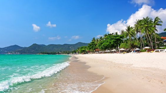Pilates Retreat in Thailand, walk on an outstanding beach